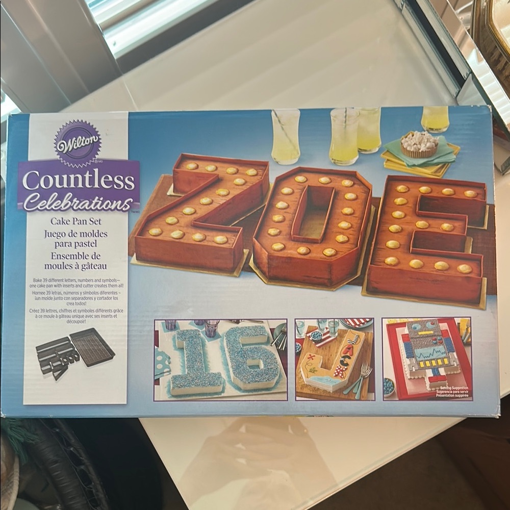 Wilton Countless Celebrations Cake Pan Set - NEW